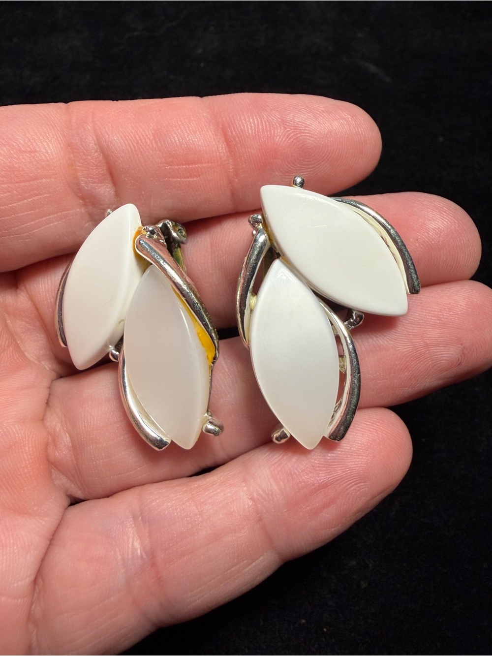 Vintage Pakula White Thermoset Leaf Clip On Earrings Mid Century Modern